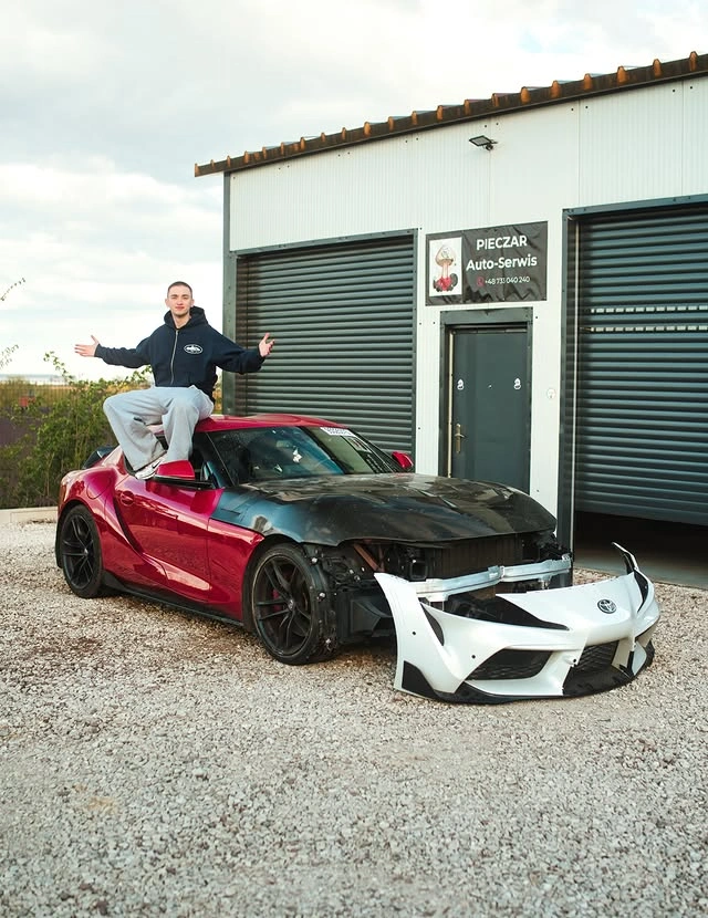 Olivier podczas realizacji motoryzacyjnej
